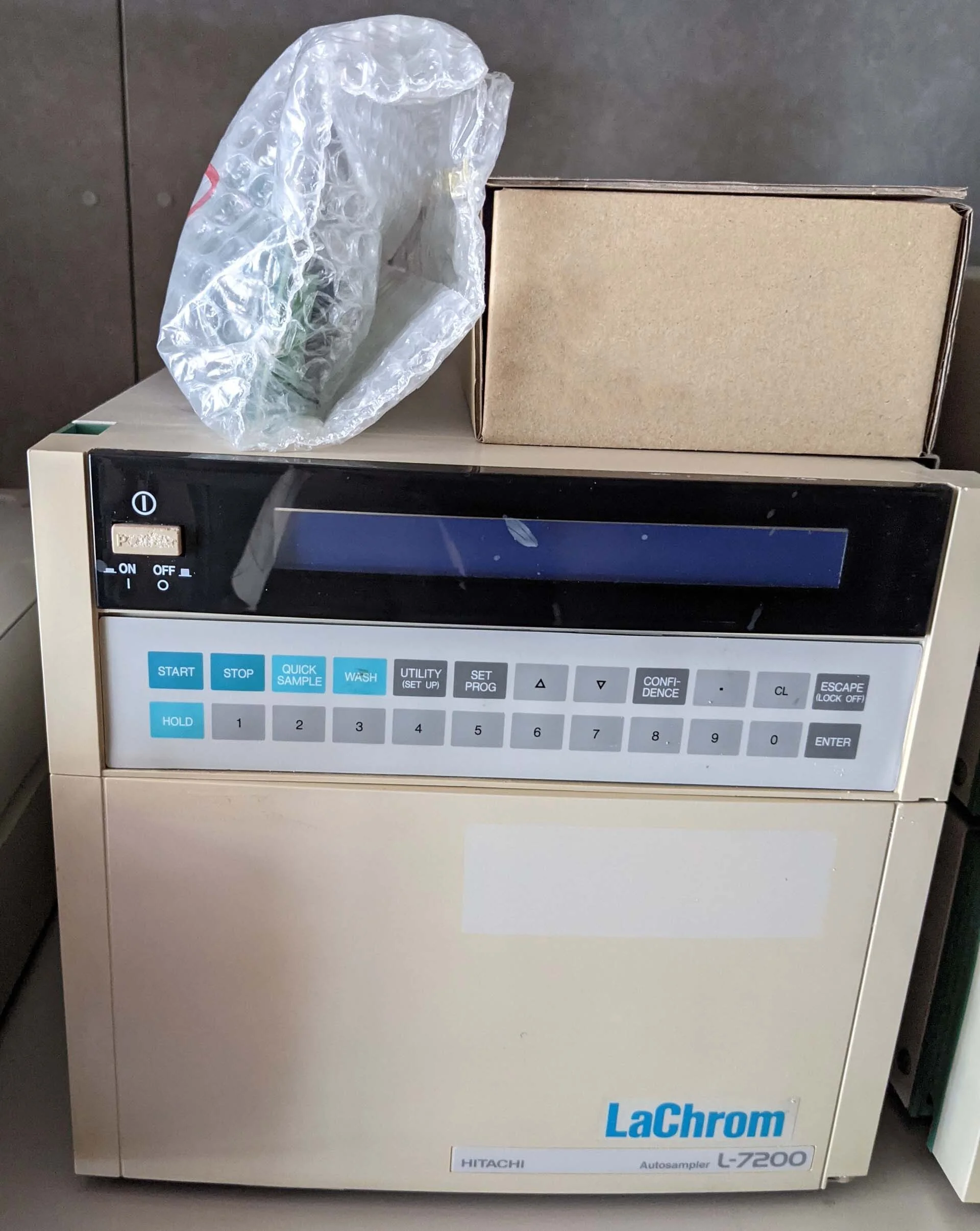HITACHI L-7000 分光計 はセール価格 #9387899 で使用されています 