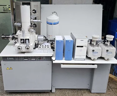 HITACHI S-4300 SEM はセール価格 #9164240, 1999 で使用され HITACHI S-4300 SEM はセール価格 #9164240, 1999 で使用され