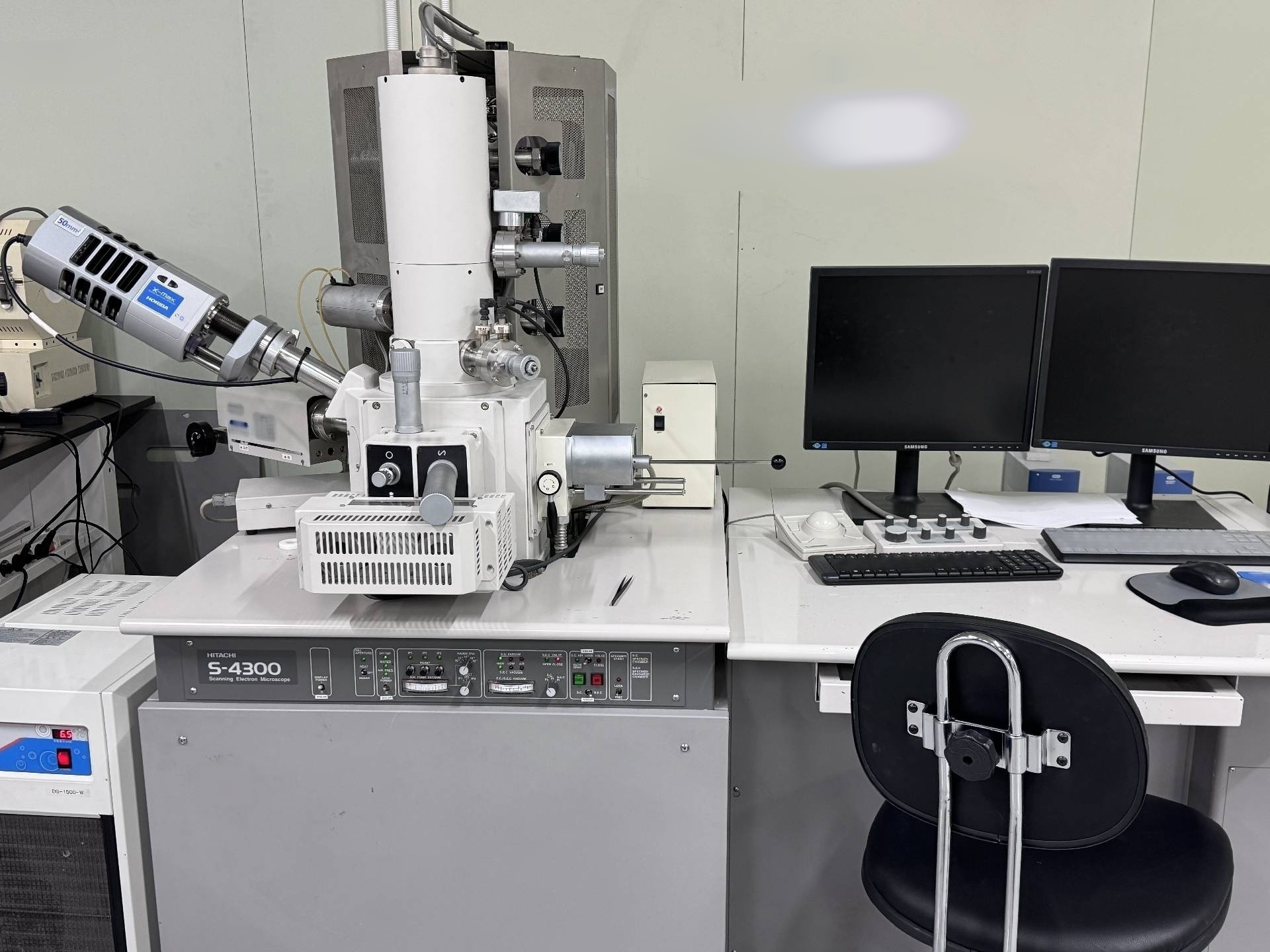 图为 已使用的 HITACHI S-4300 待售