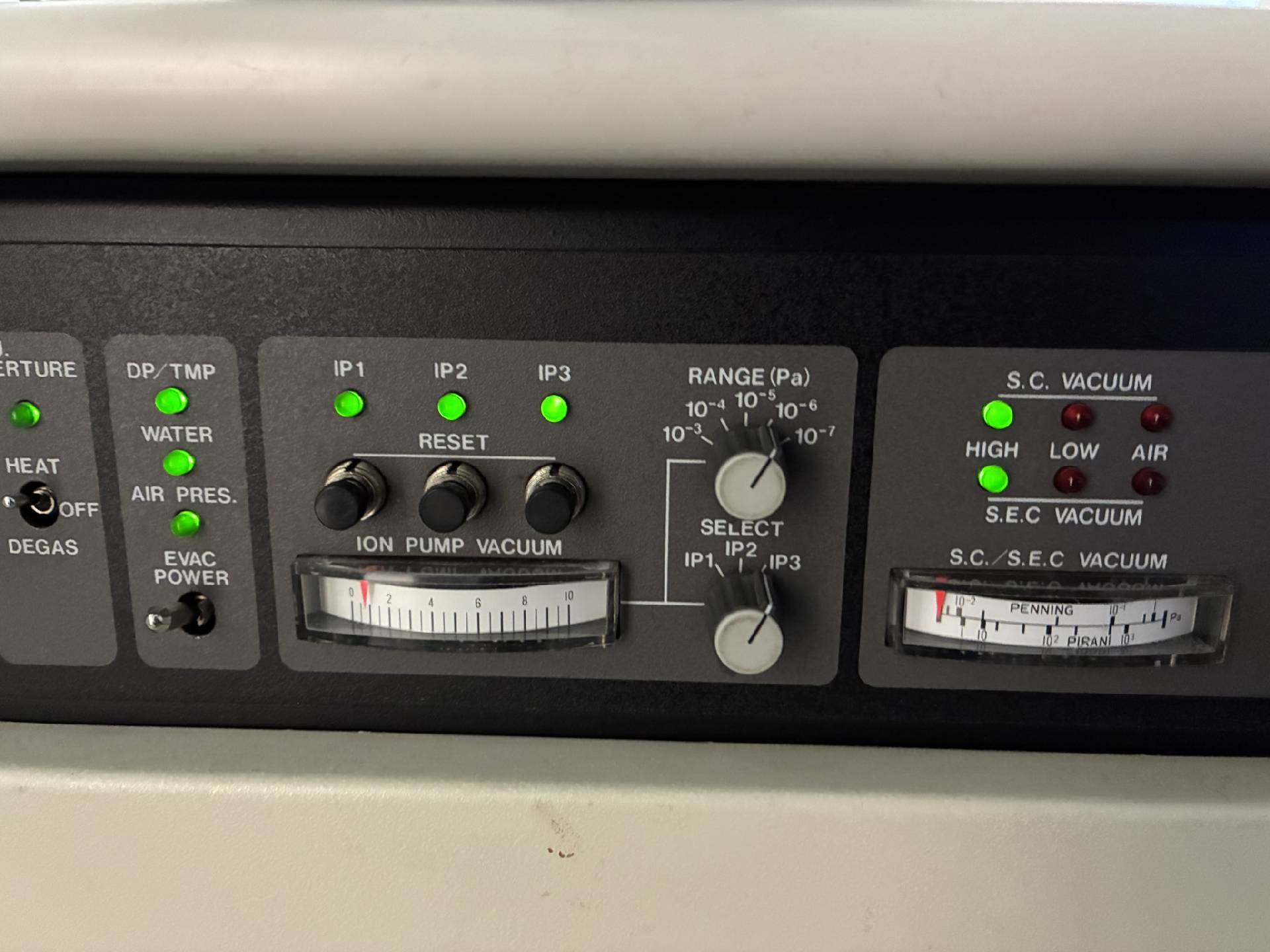 图为 已使用的 HITACHI S-4500 待售