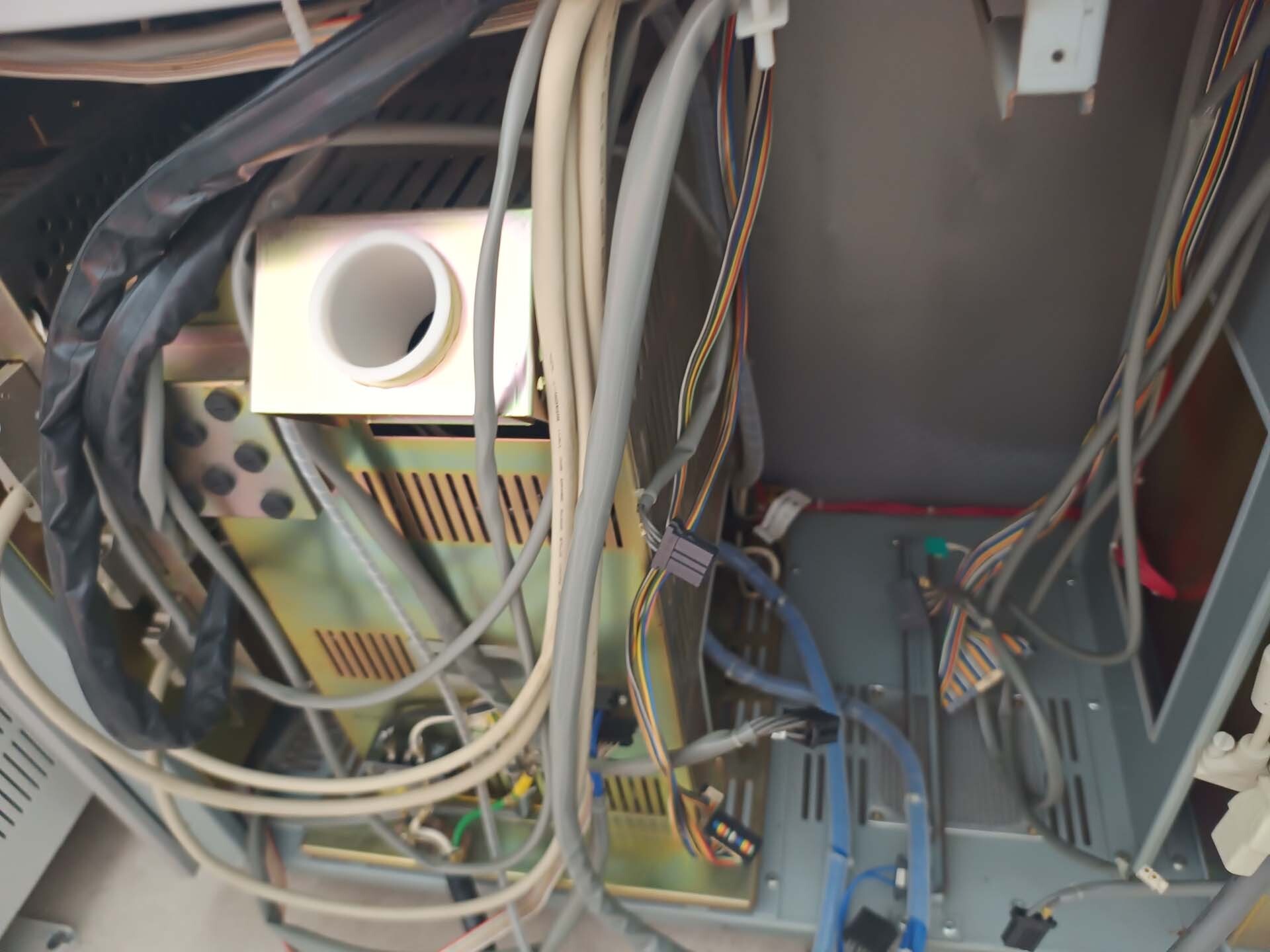圖為 已使用的 HITACHI S-4700 待售