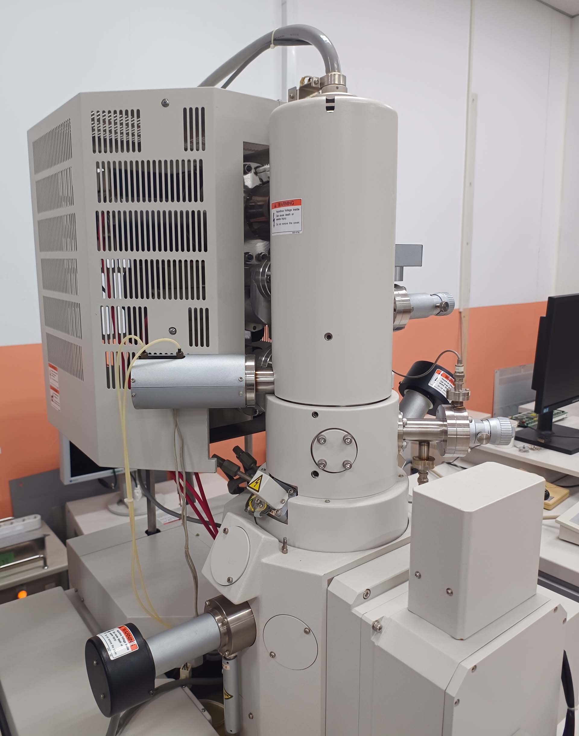 圖為 已使用的 HITACHI S-4700 待售