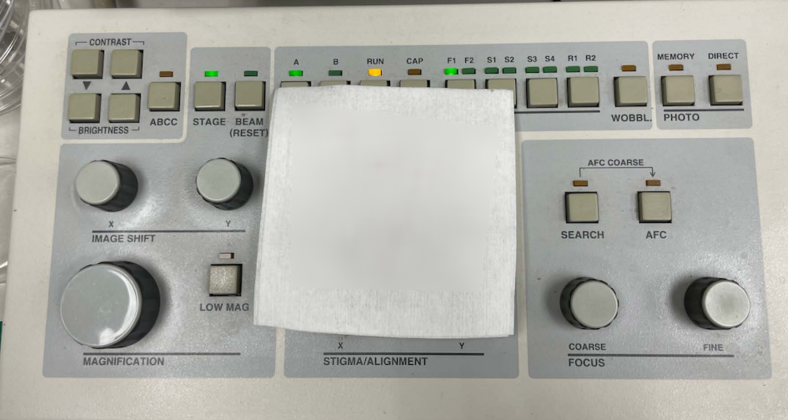 사진 사용됨 HITACHI S-4700 판매용