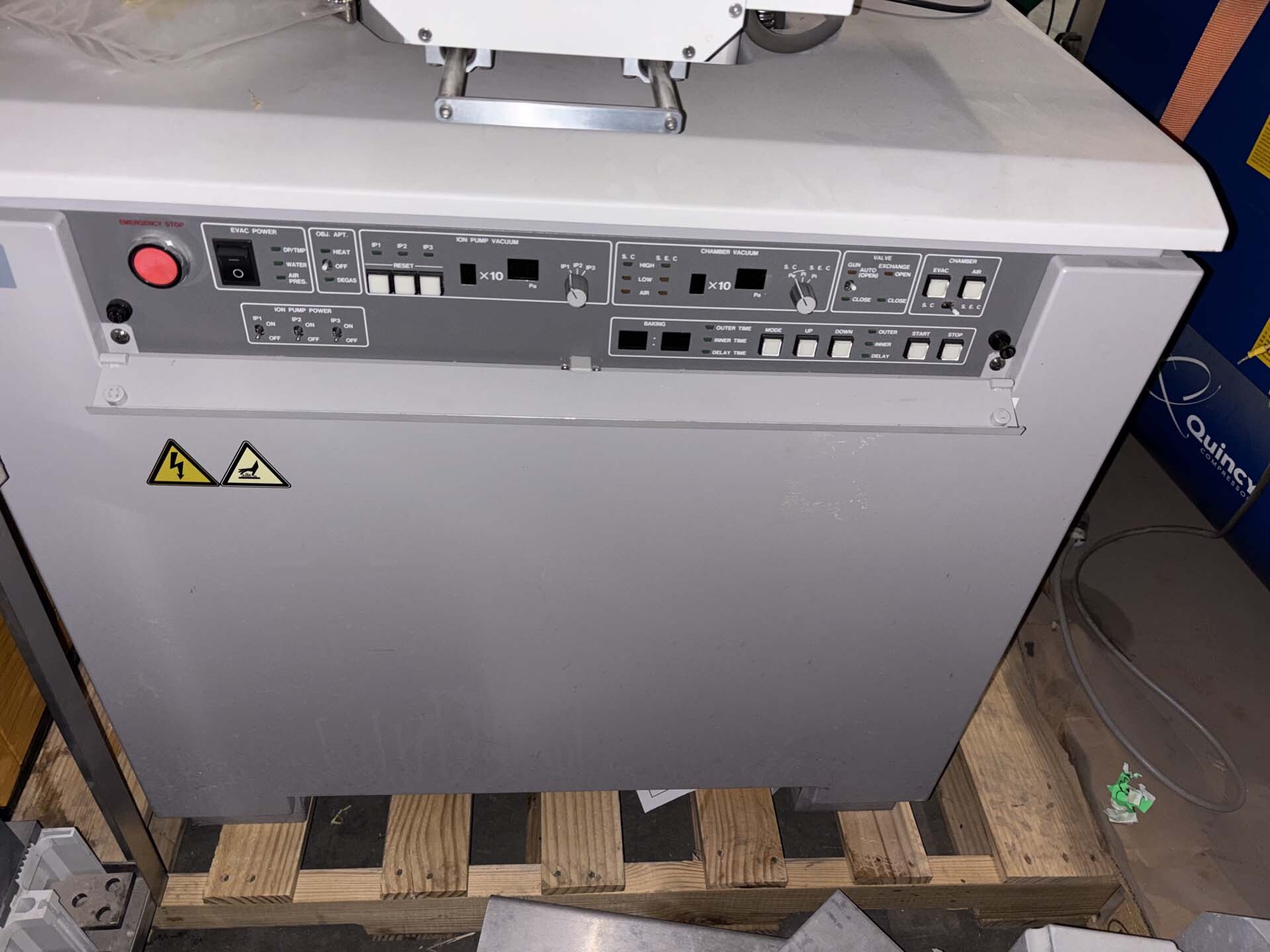 图为 已使用的 HITACHI S-4700 待售