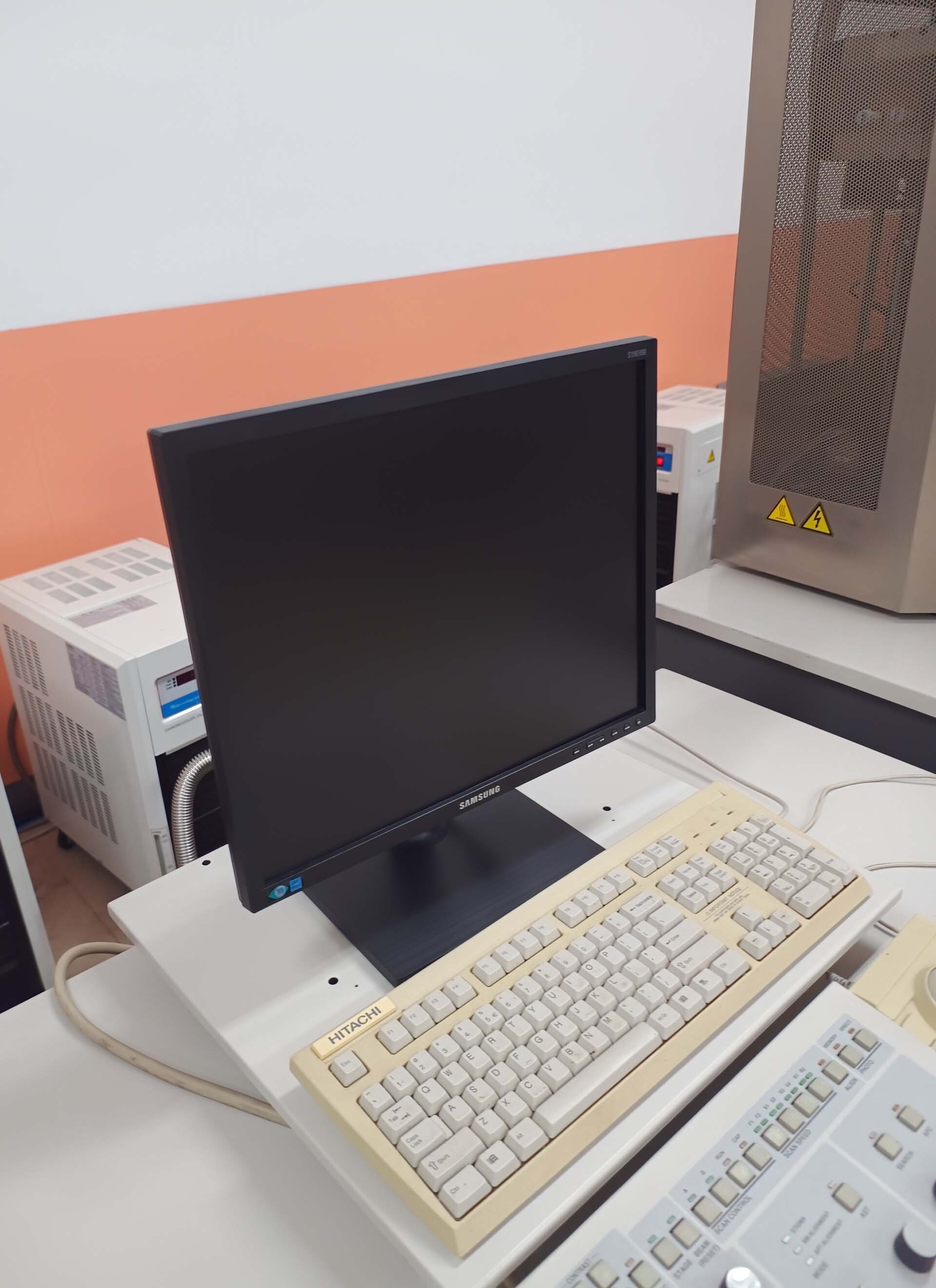 圖為 已使用的 HITACHI S-5200 待售