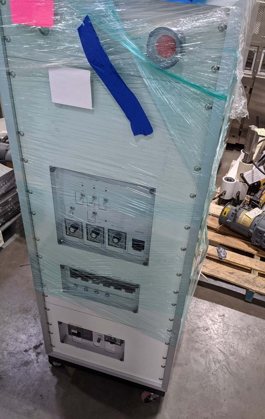 Foto Verwendet HITACHI Controller power units for S-8820 Zum Verkauf