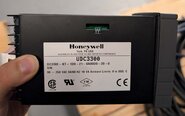 사진 사용됨 HONEYWELL UDC3300 판매용