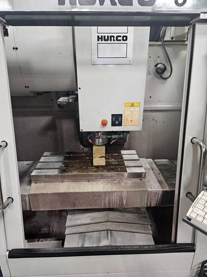图为 已使用的 HURCO VM1 待售