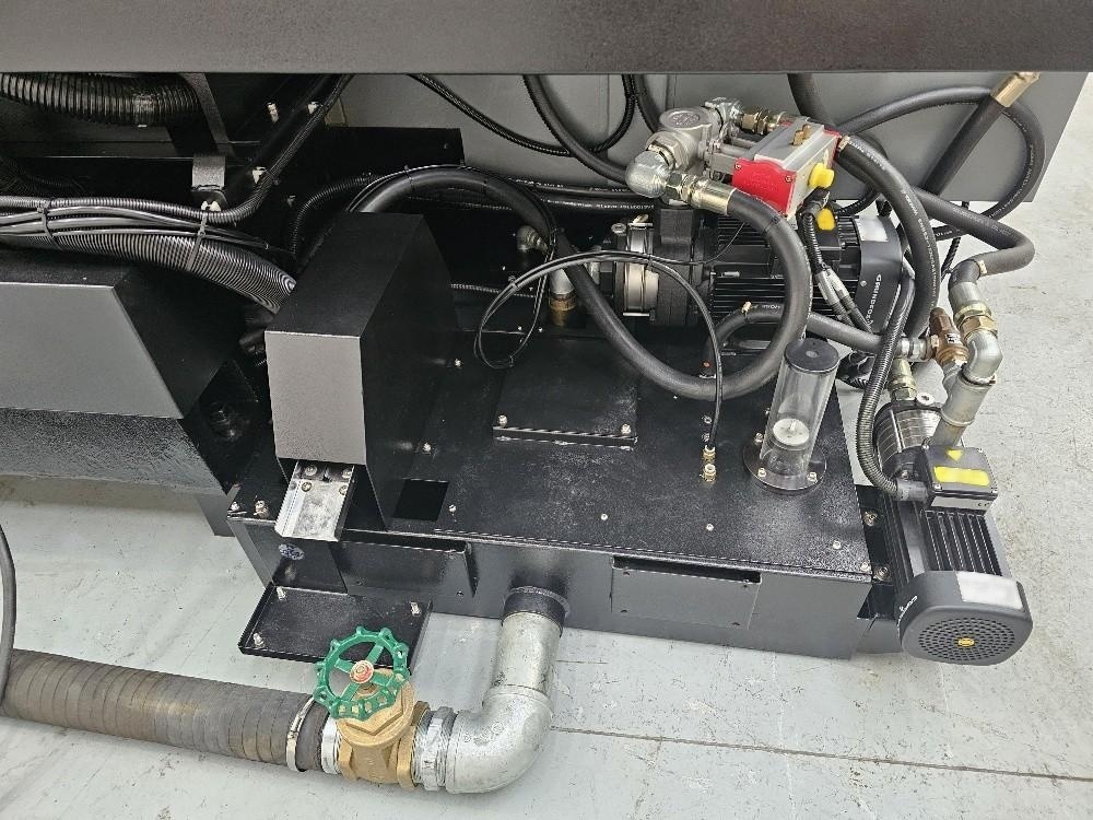圖為 已使用的 HURCO VMX-60Ui 待售