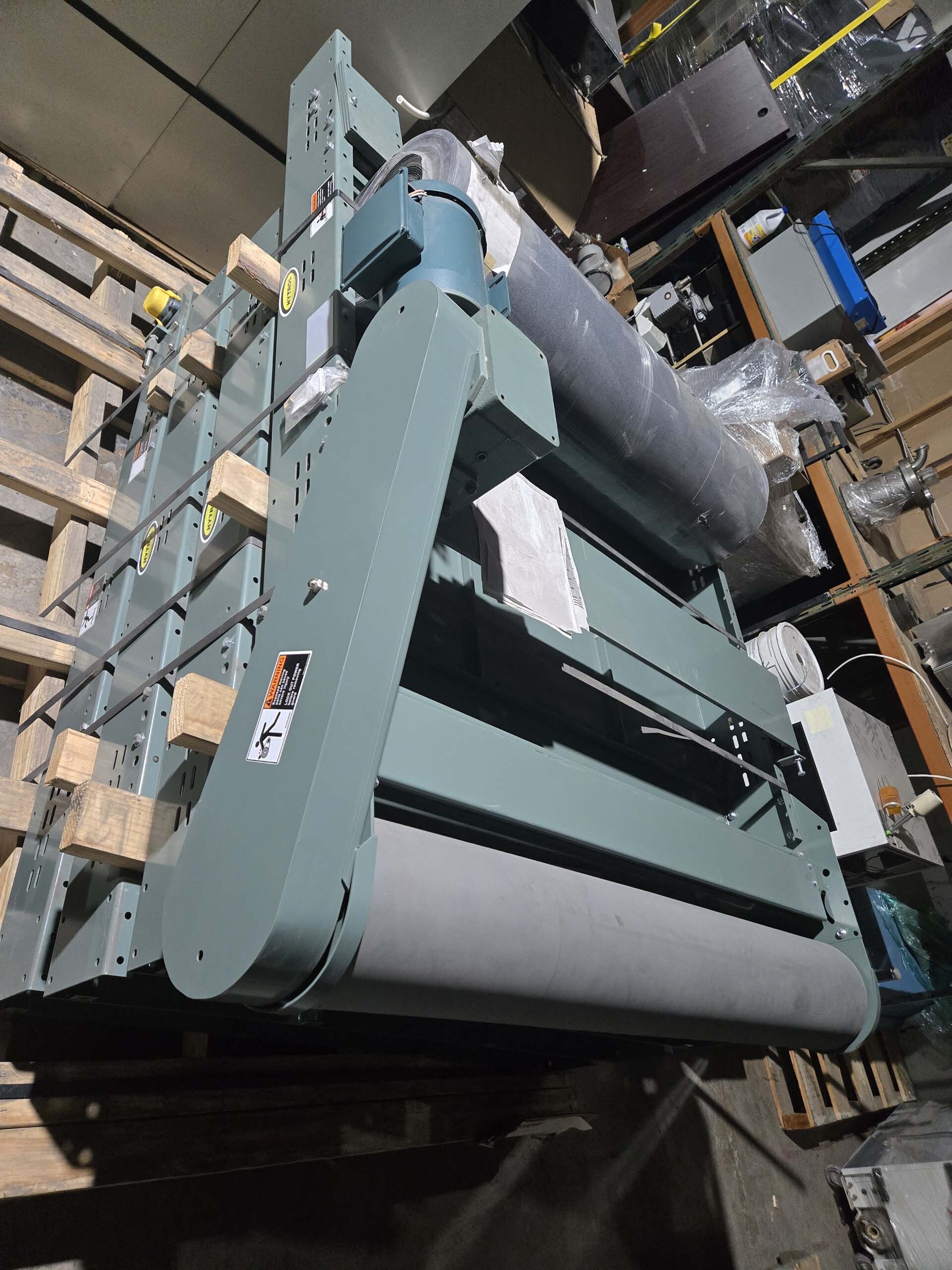Foto Verwendet HYTROL Lot of conveyors Zum Verkauf