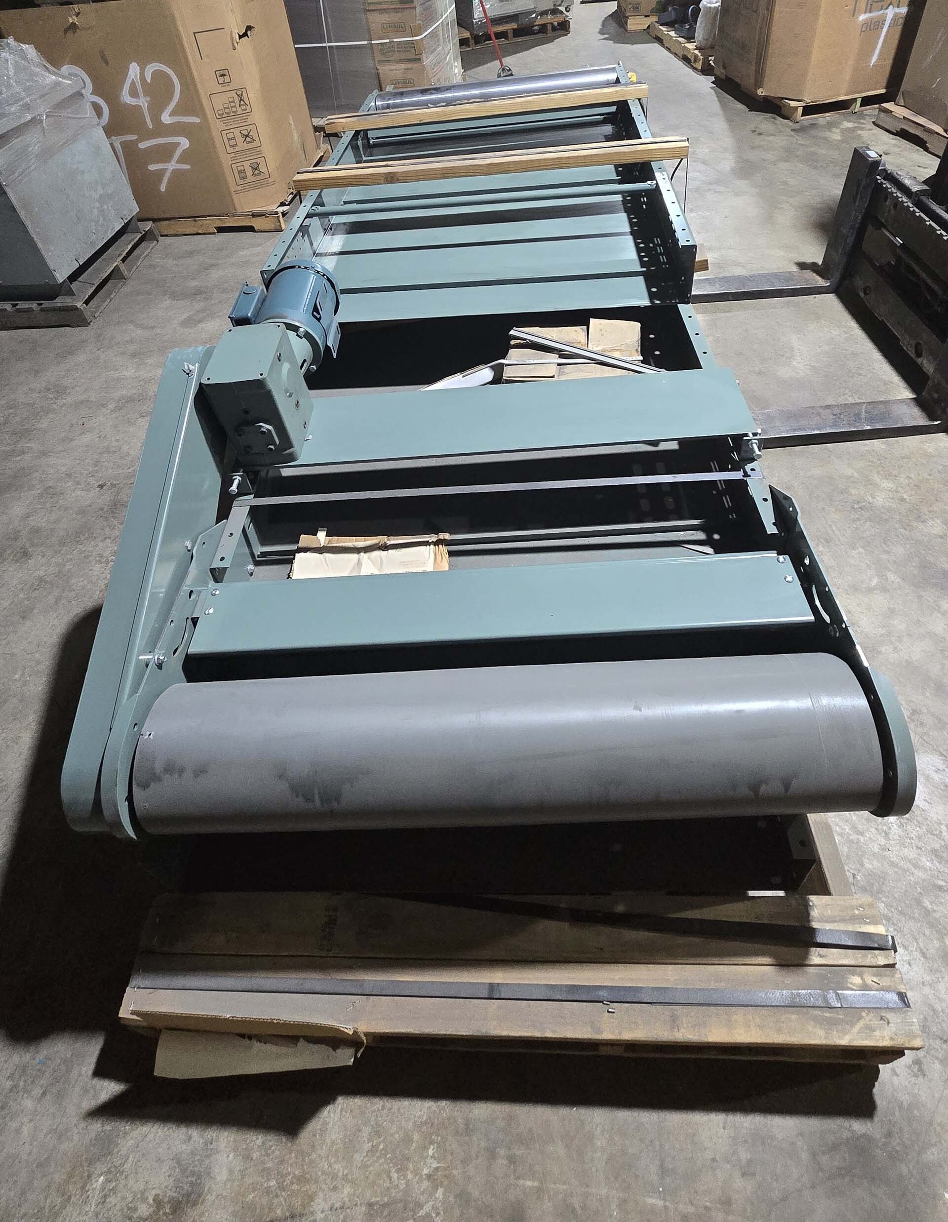 Foto Verwendet HYTROL Lot of conveyors Zum Verkauf