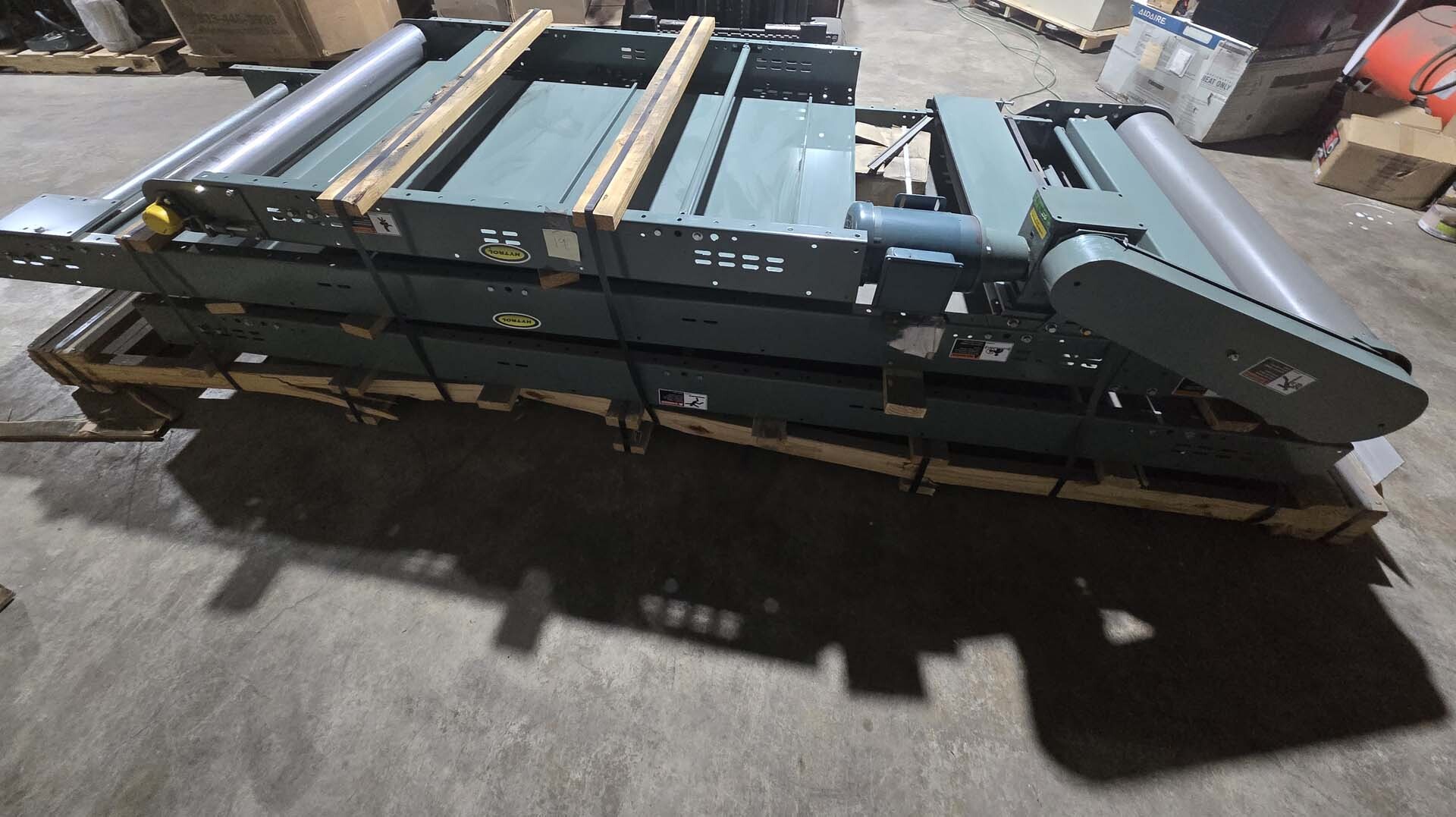 Foto Verwendet HYTROL Lot of conveyors Zum Verkauf