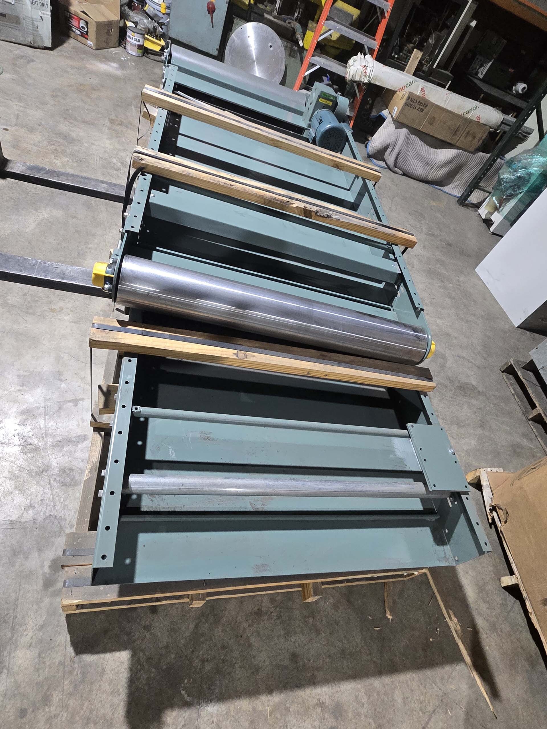 Foto Verwendet HYTROL Lot of conveyors Zum Verkauf