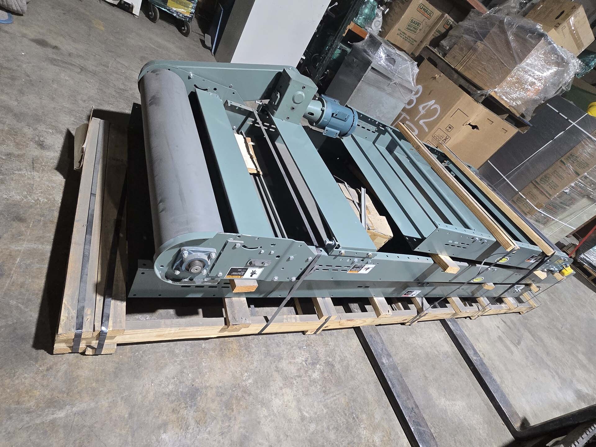 Foto Verwendet HYTROL Lot of conveyors Zum Verkauf