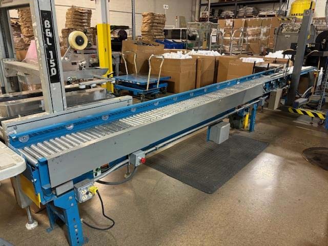 Photo Utilisé HYTROL Roller conveyor À vendre