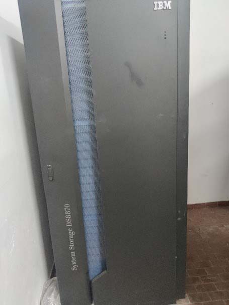 Foto Verwendet IBM DS 8870 Zum Verkauf