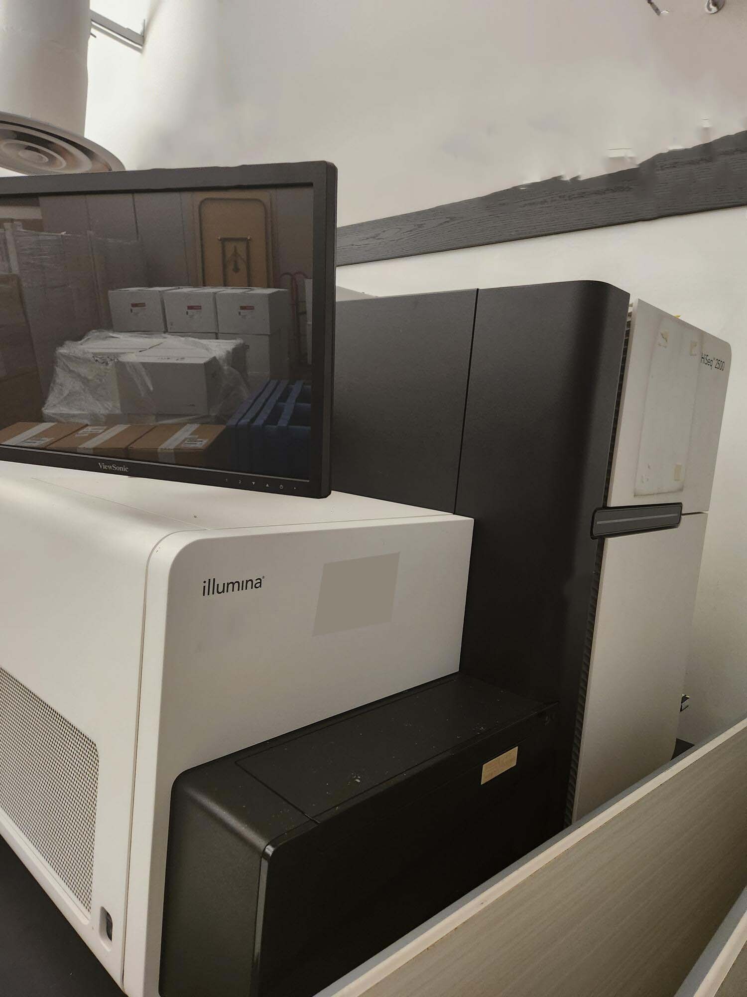 フォト（写真） 使用される ILLUMINA HiSeq 2500 販売のために