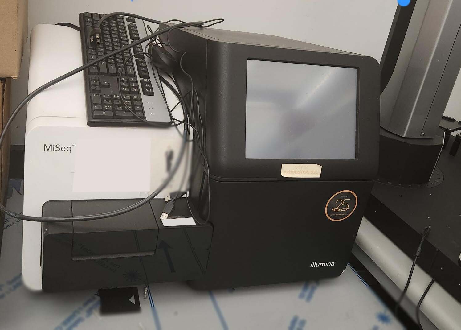 Foto Verwendet ILLUMINA MiSeq Zum Verkauf