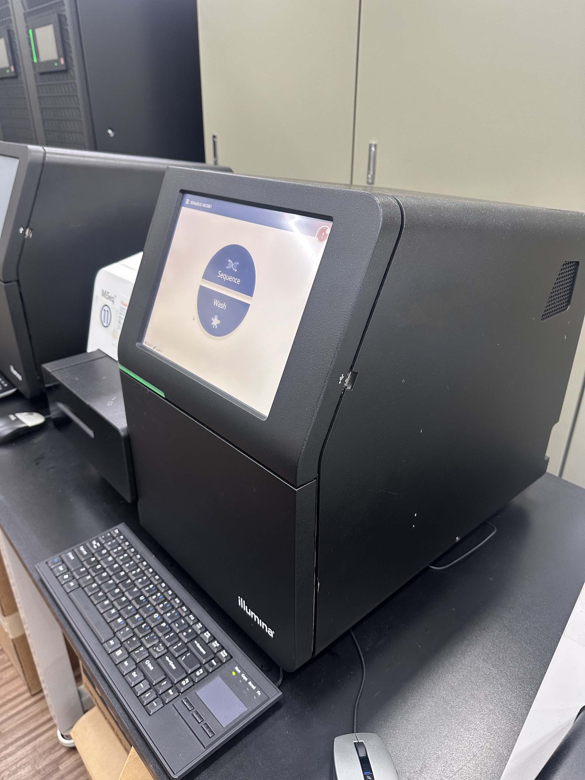 圖為 已使用的 ILLUMINA MiSeq 待售