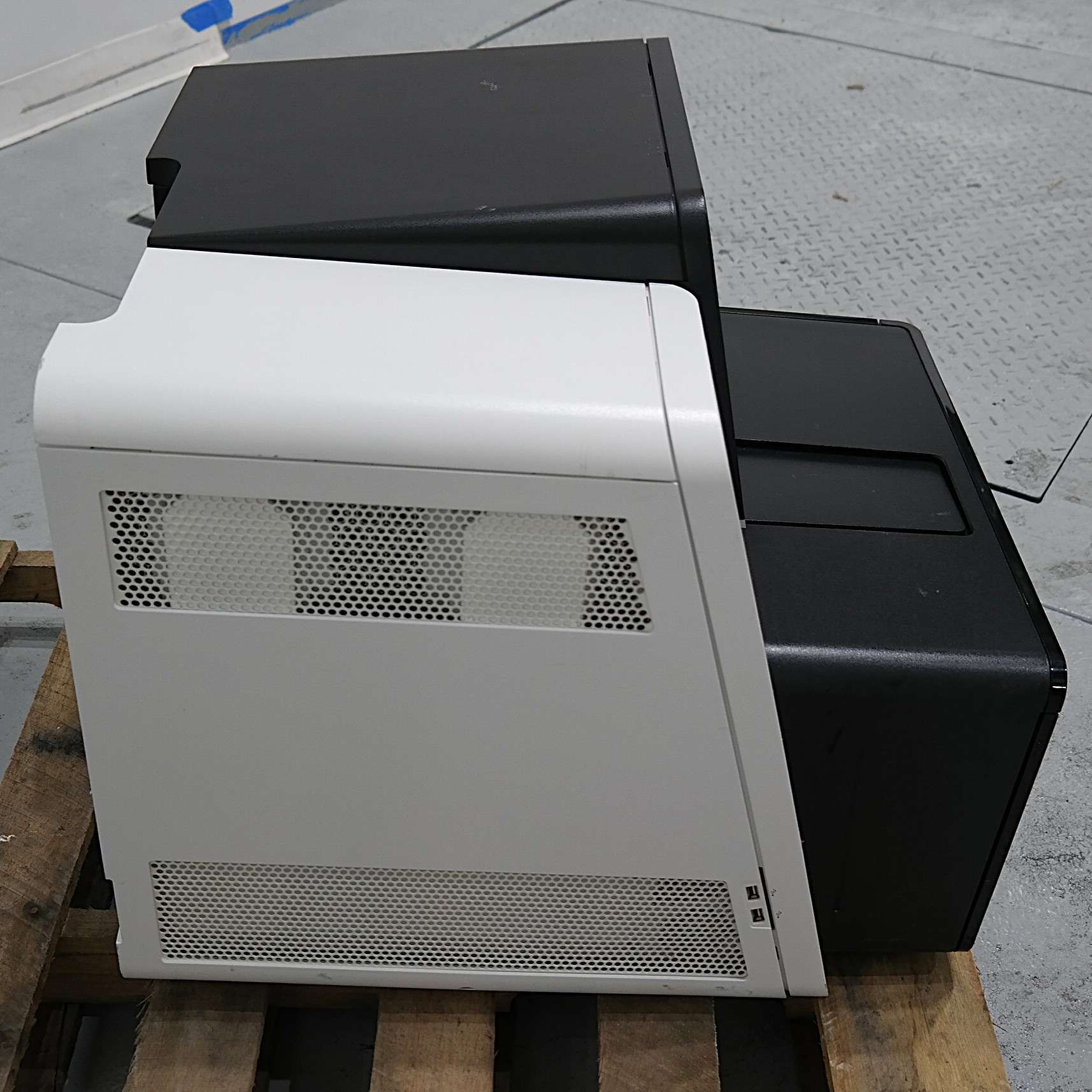 Foto Verwendet ILLUMINA NextSeq 550 Zum Verkauf