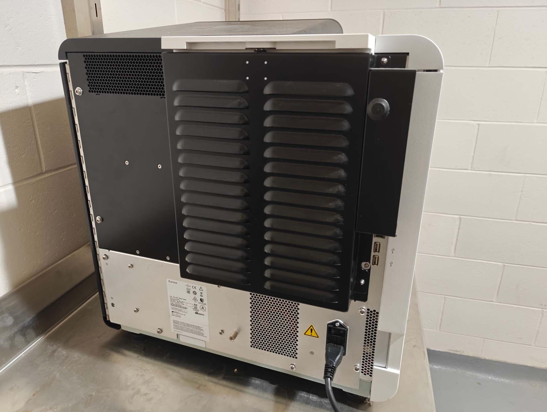Foto Verwendet ILLUMINA NextSeq 550 Zum Verkauf
