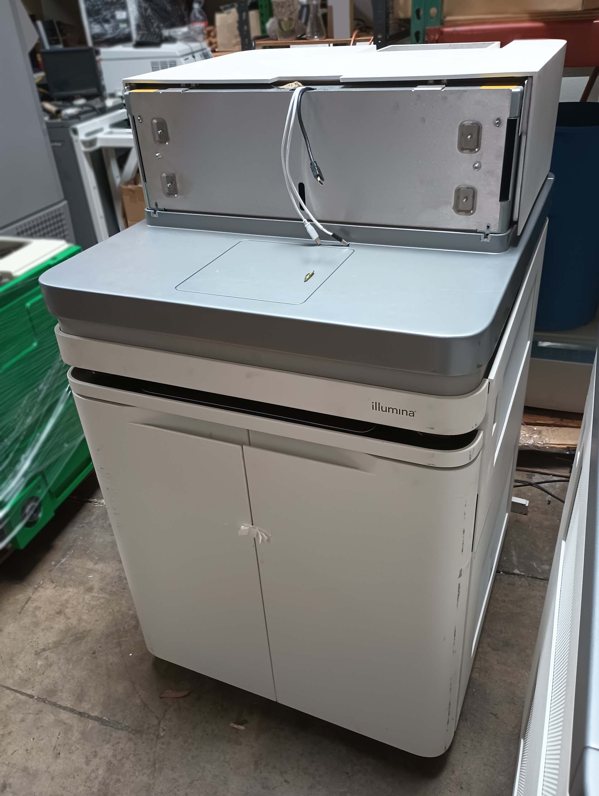 图为 已使用的 ILLUMINA NovaSeq 6000 待售