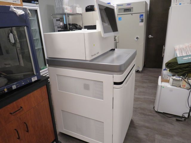 Photo Utilisé ILLUMINA NovaSeq 6000 À vendre