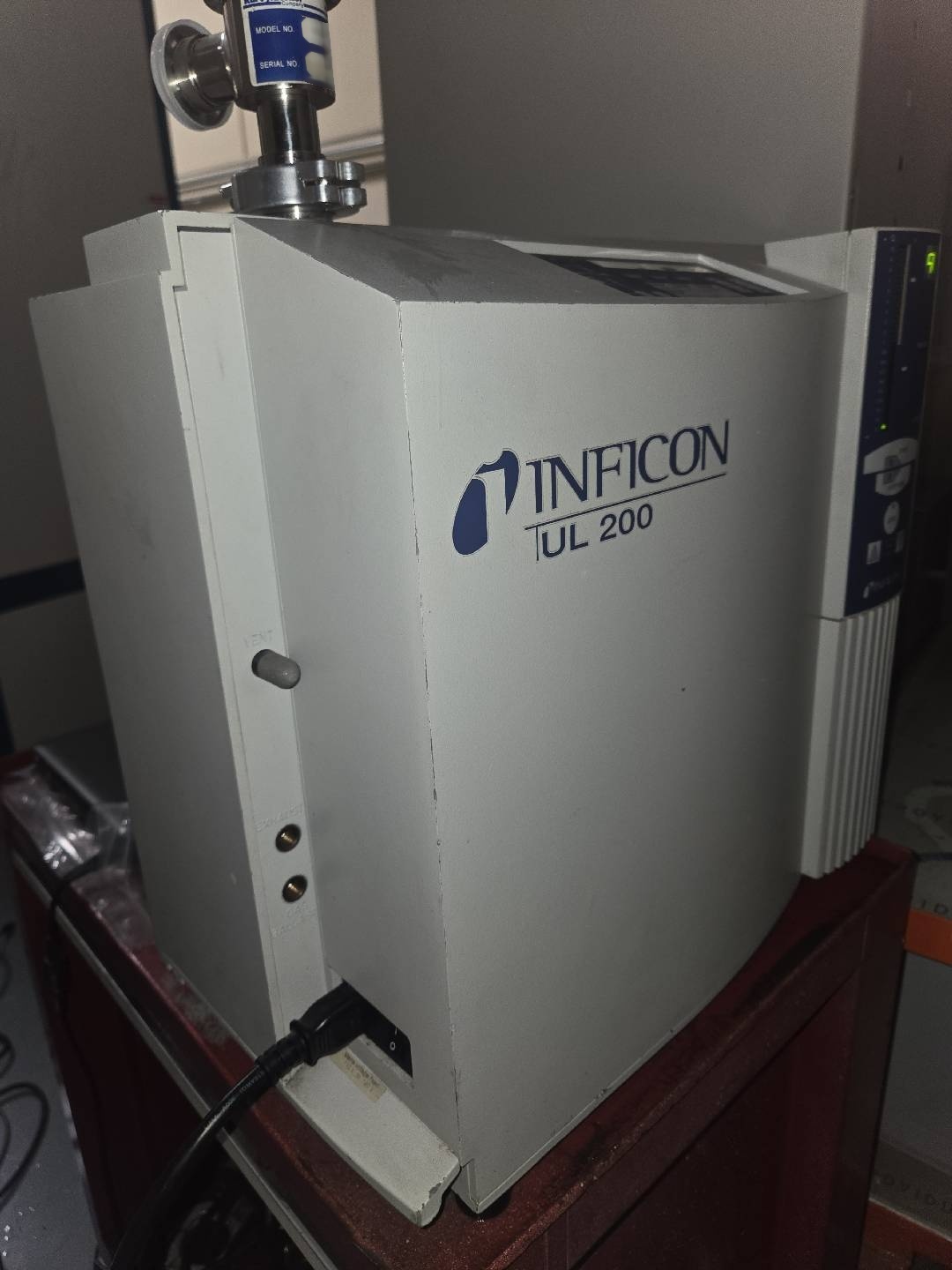 Foto Verwendet INFICON UL 200 Zum Verkauf