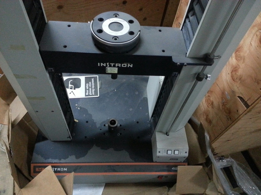 Photo Used INSTRON 4201 For Sale