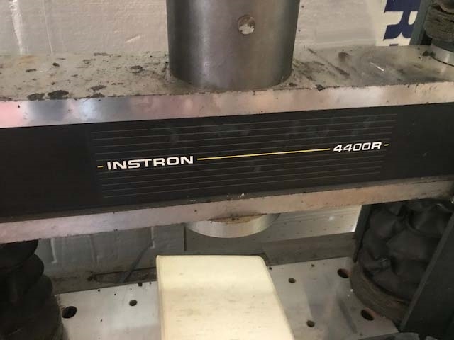 Photo Used INSTRON 4400R For Sale