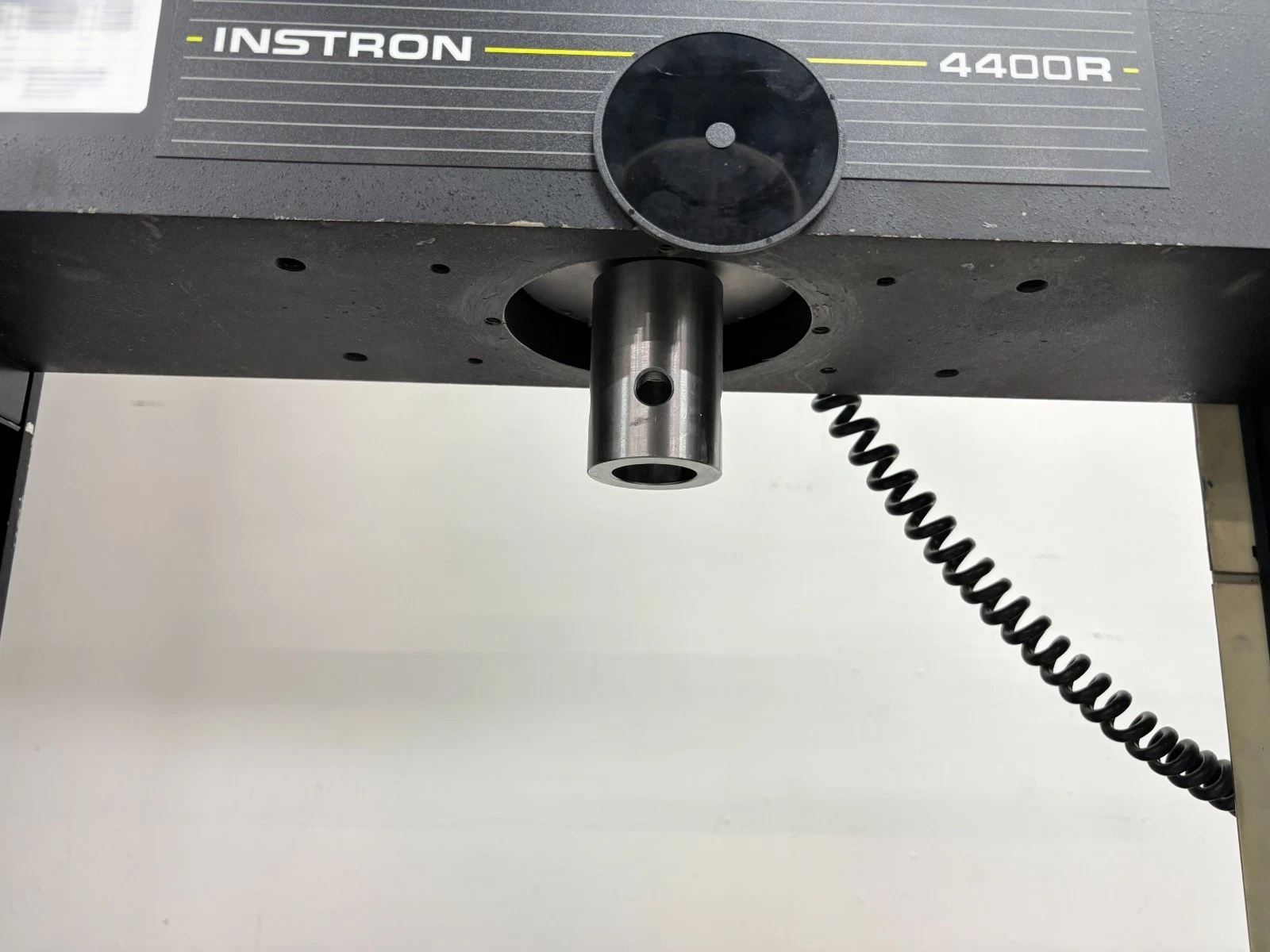 Foto Verwendet INSTRON 4400R Zum Verkauf