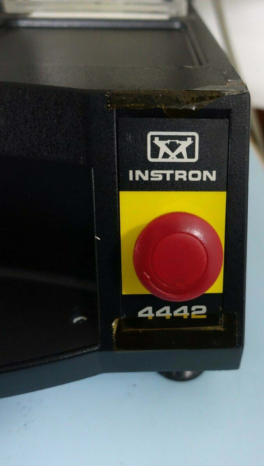 圖為 已使用的 INSTRON 4442 待售