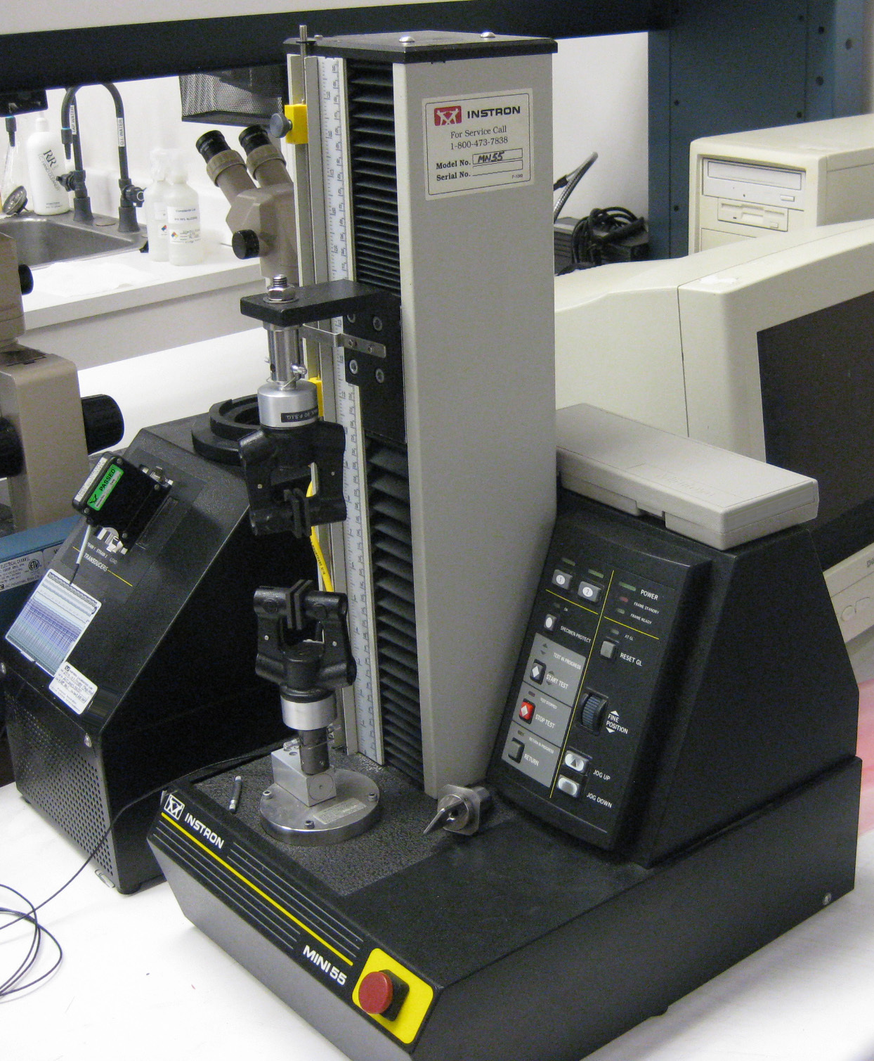 INSTRON Mini 55 실험실 장비 & 액세서리 판매 가격 #9074931에 사용됨 > CAE에서 구매