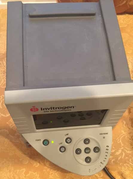 Photo Used INVITROGEN PowerEase 500 For Sale