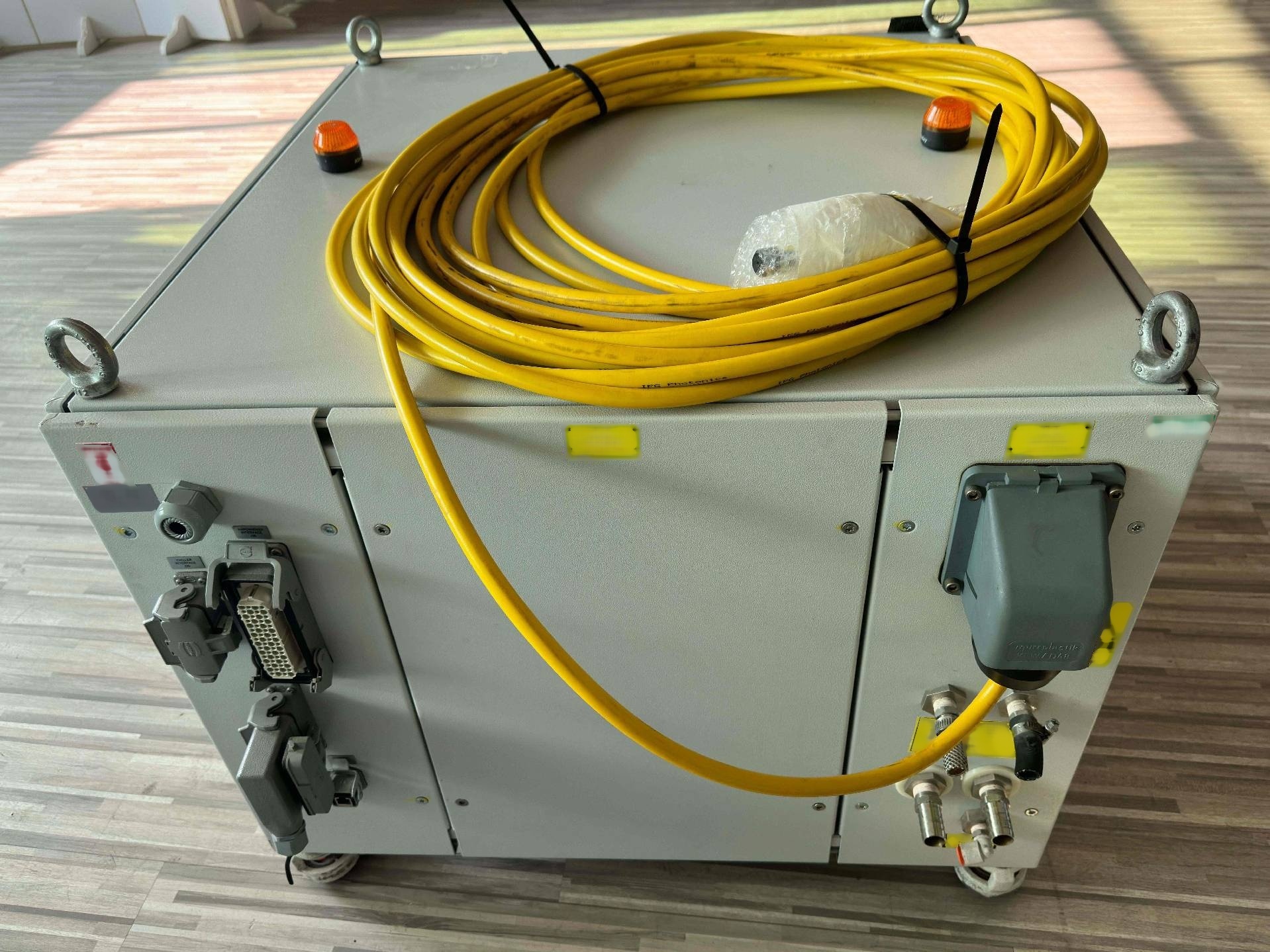 Foto Verwendet IPG PHOTONICS YLS-2000 Zum Verkauf