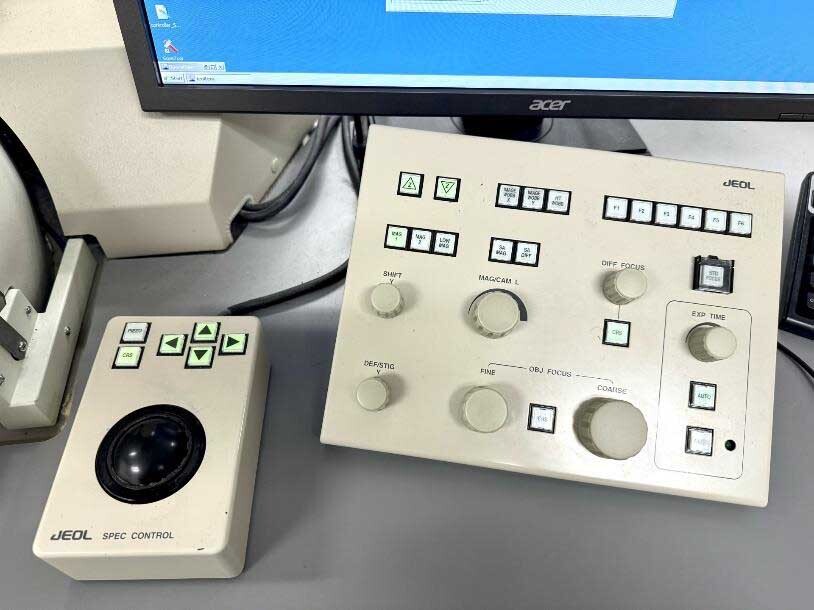 Photo Used JEOL 2100 LaB6 For Sale