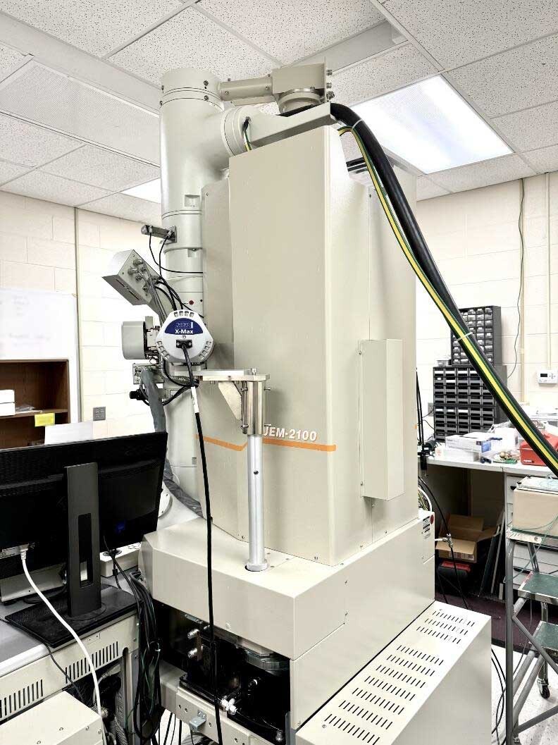 Photo Used JEOL 2100 LaB6 For Sale