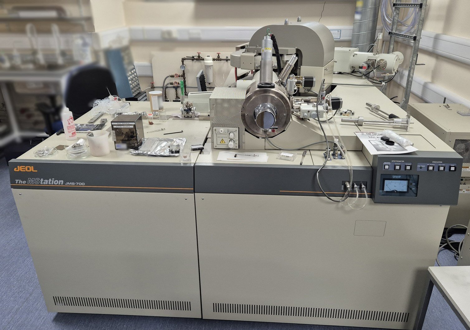 Foto Verwendet JEOL JMS-700 Zum Verkauf