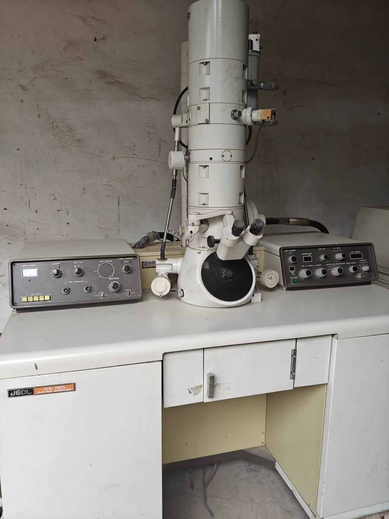 图为 已使用的 JEOL JSM-100SX 待售