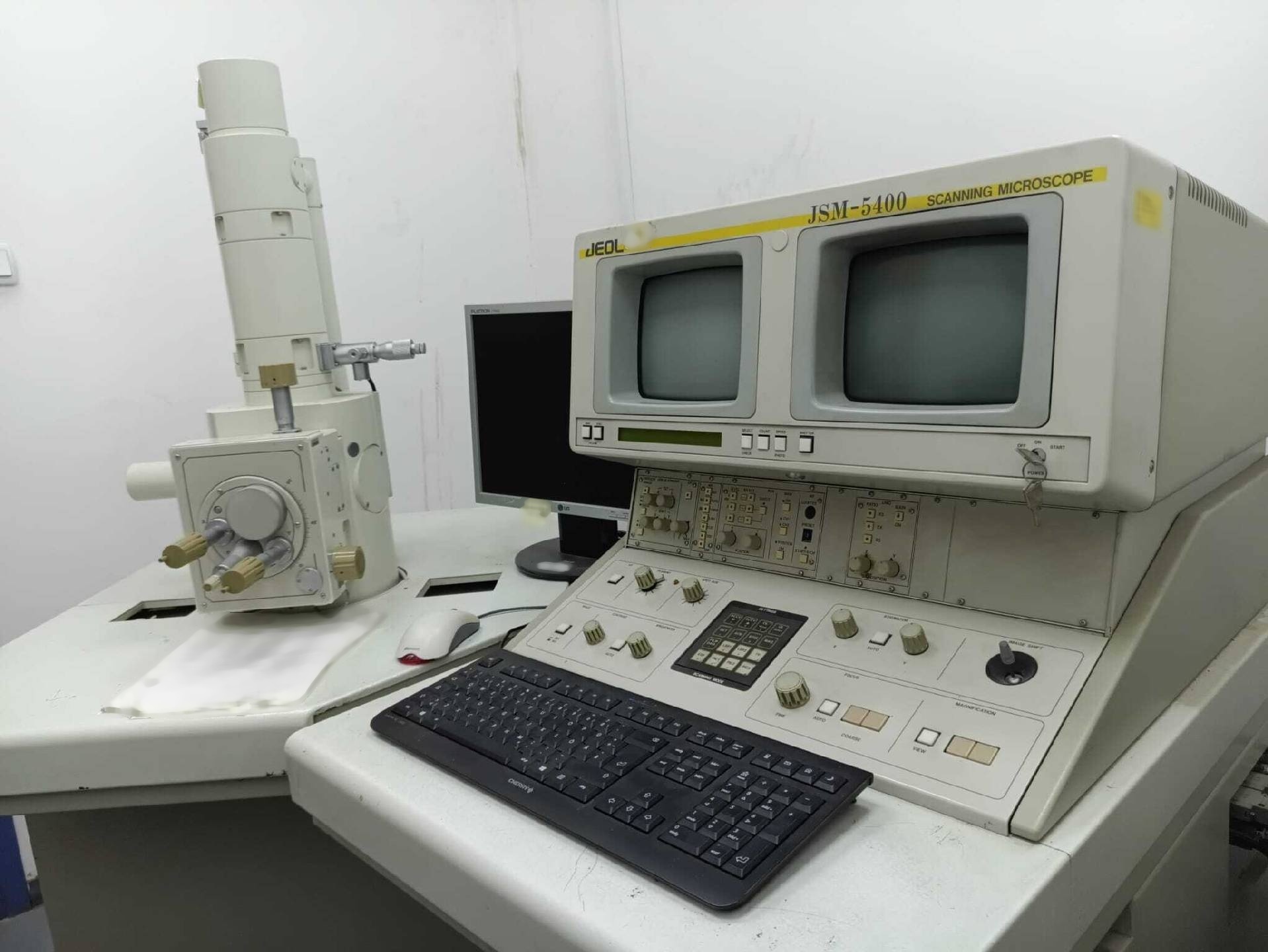 フォト（写真） 使用される JEOL JSM 5400 販売のために