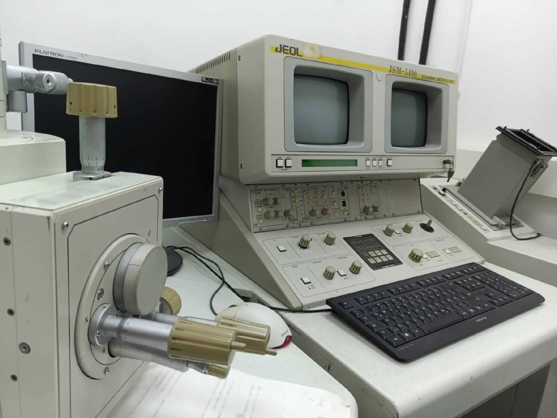 フォト（写真） 使用される JEOL JSM 5400 販売のために