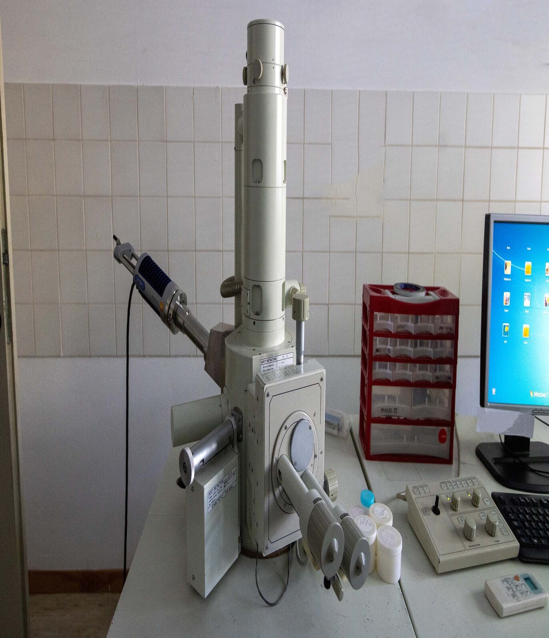 圖為 已使用的 JEOL JSM 5500LV 待售
