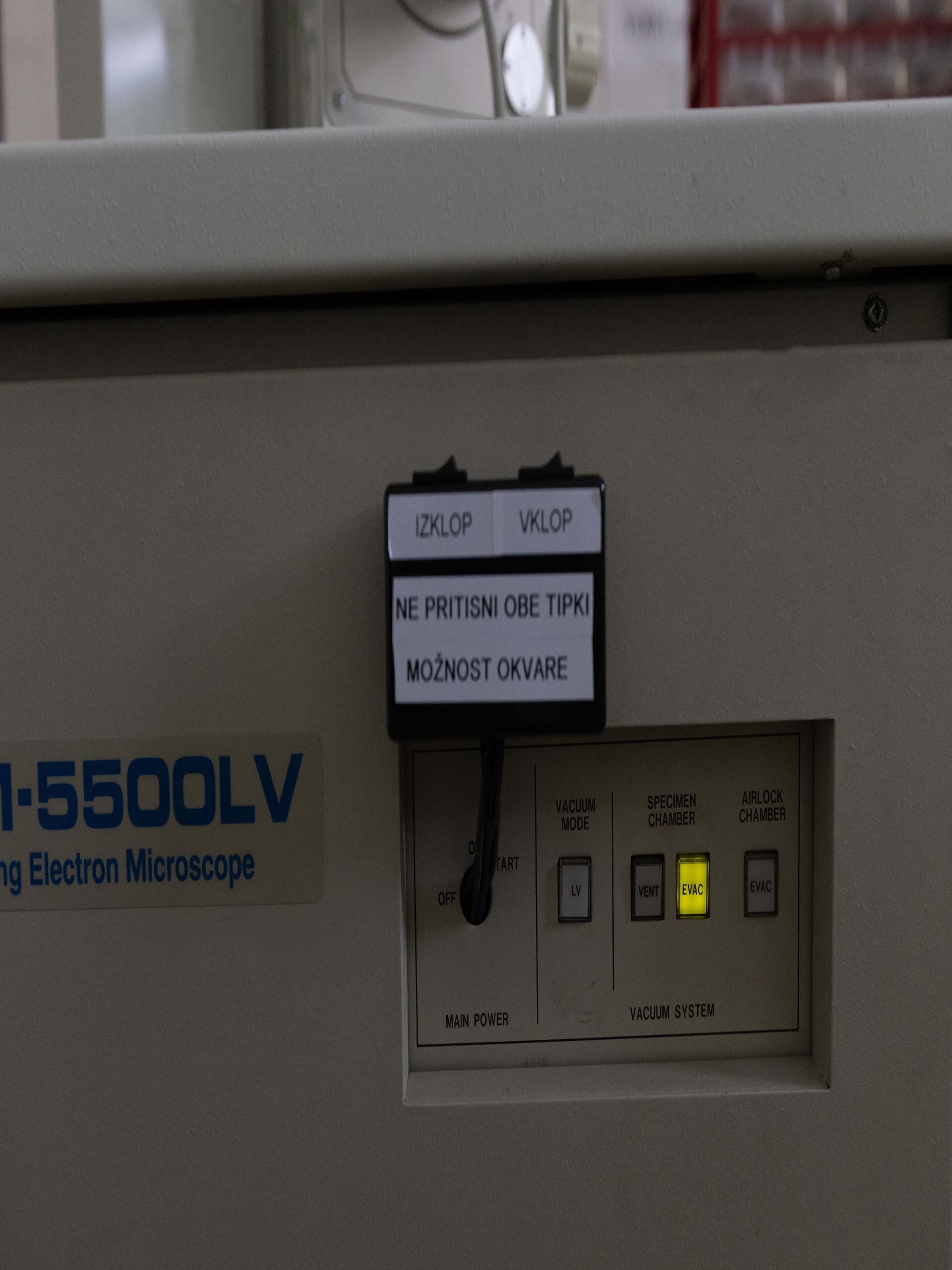 圖為 已使用的 JEOL JSM 5500LV 待售