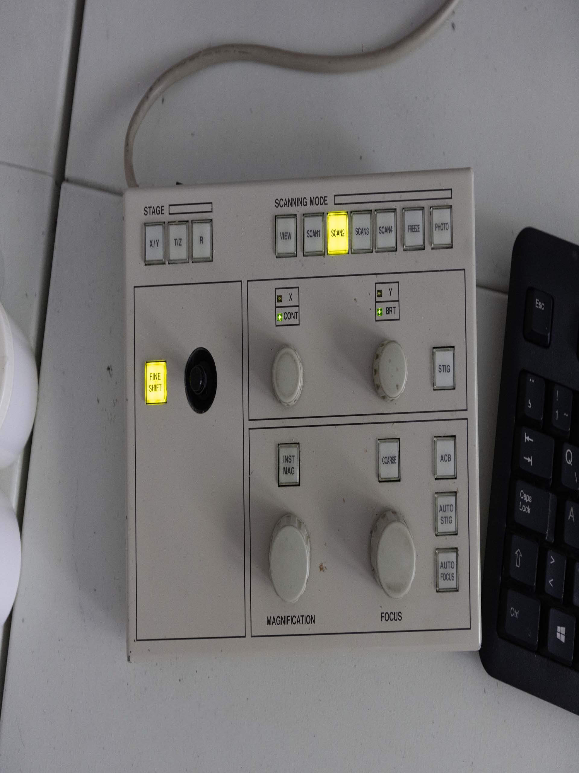圖為 已使用的 JEOL JSM 5500LV 待售