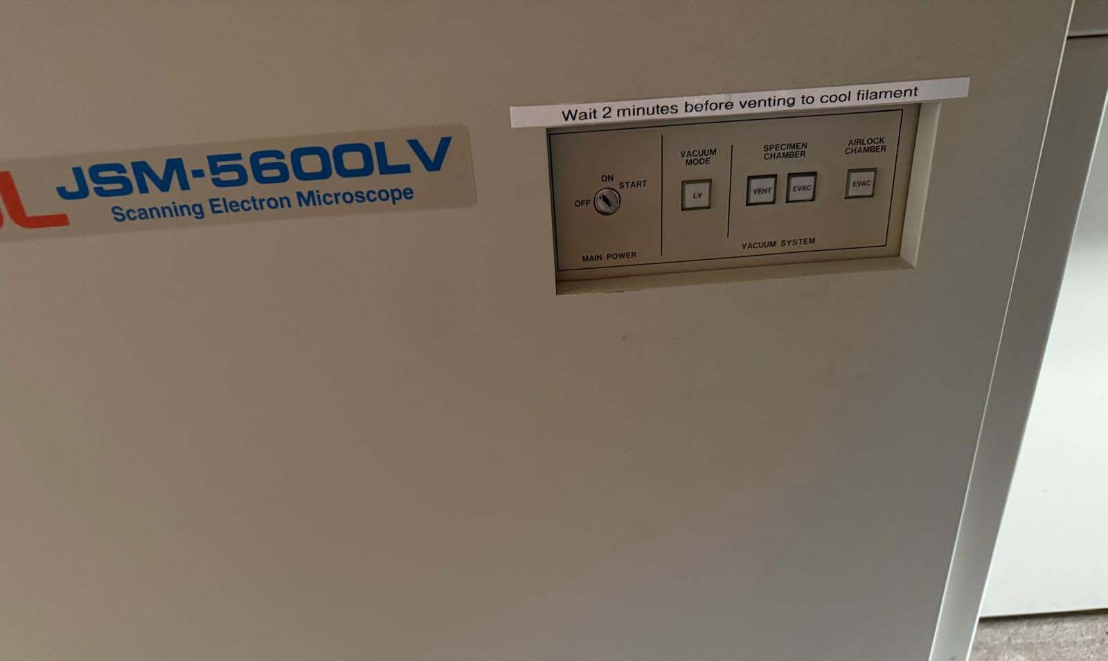 Photo Utilisé JEOL JSM 5600LV À vendre