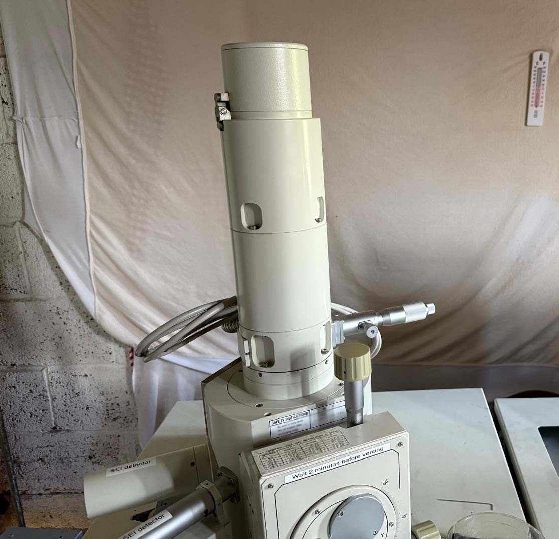 Photo Utilisé JEOL JSM 5600LV À vendre
