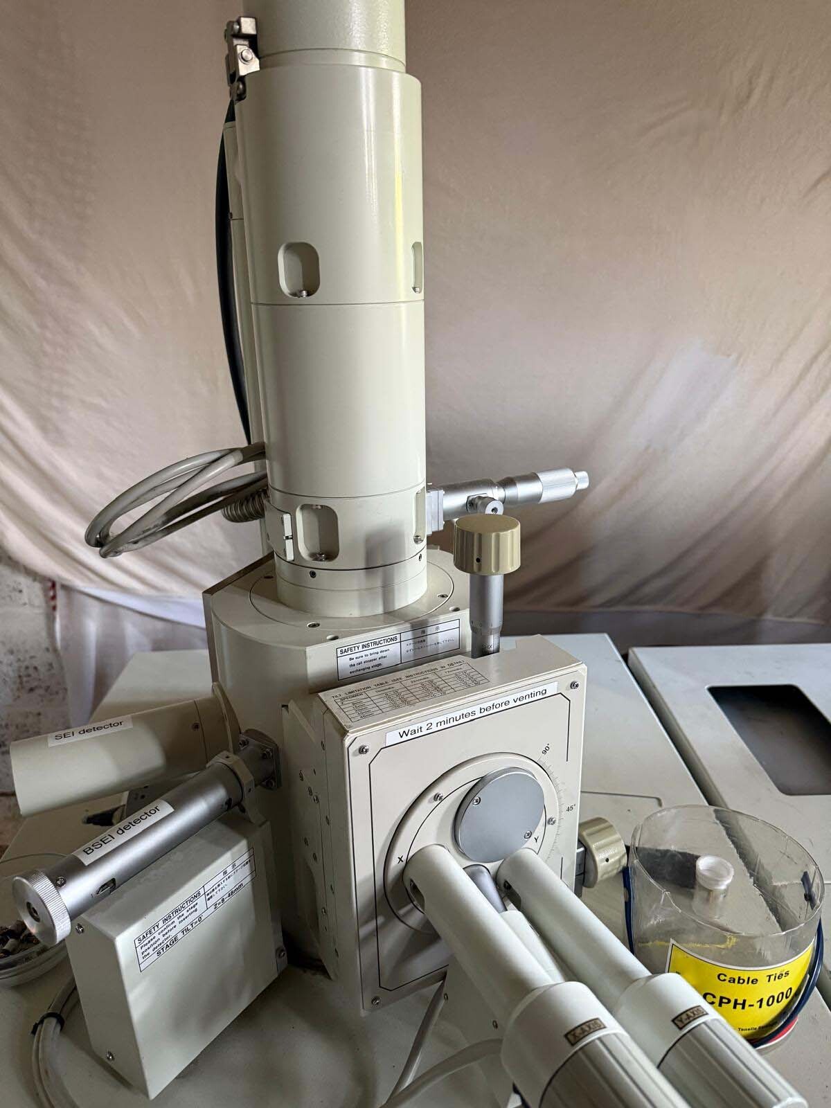 Photo Utilisé JEOL JSM 5600LV À vendre