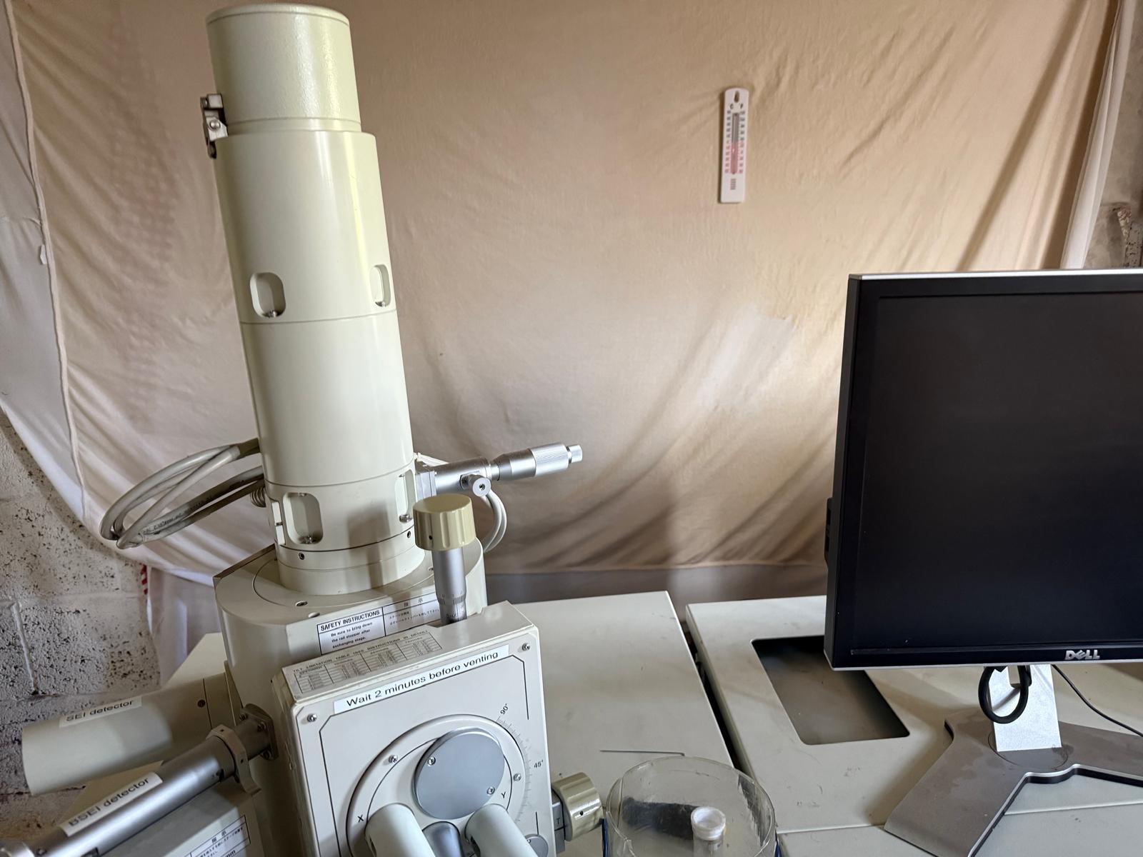 Photo Utilisé JEOL JSM 5600LV À vendre