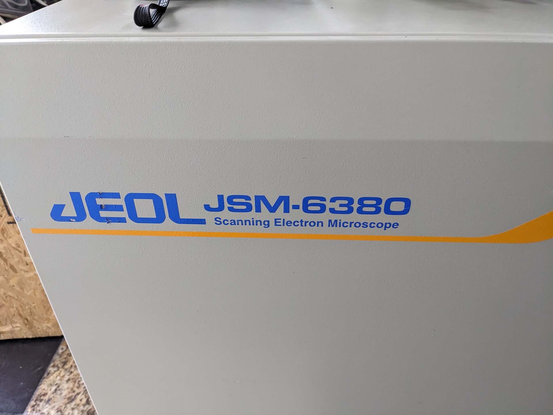 Photo Used JEOL JSM 6380 For Sale