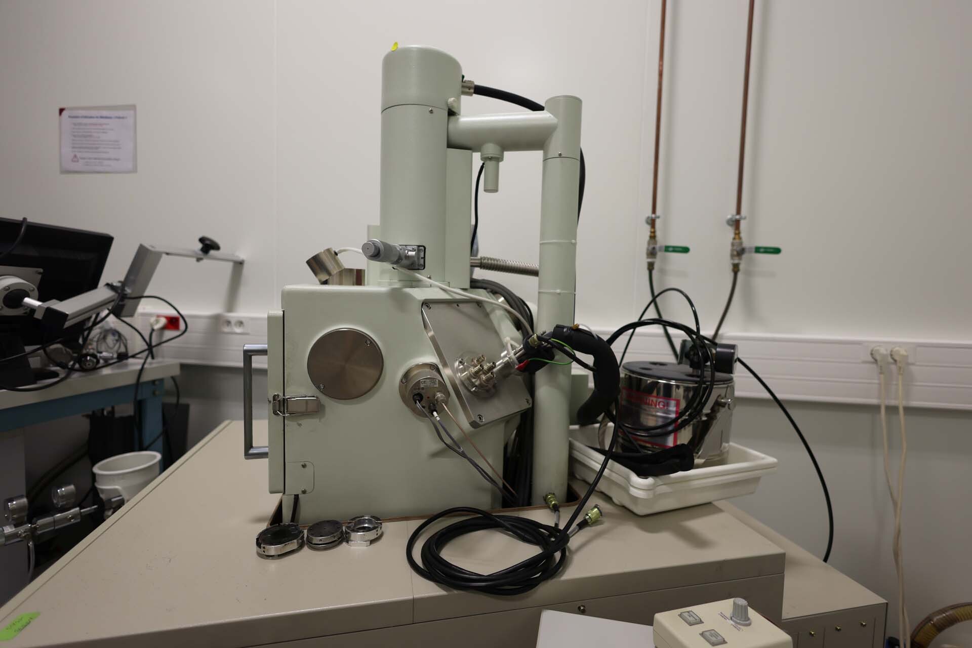 Photo Utilisé JEOL JSM 6490LV À vendre